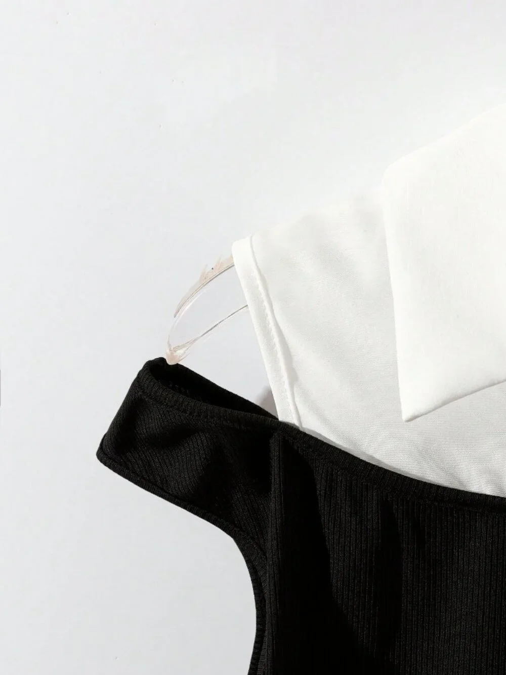 Black and White Casual Women's Patchwork Asymmetric Hem Top